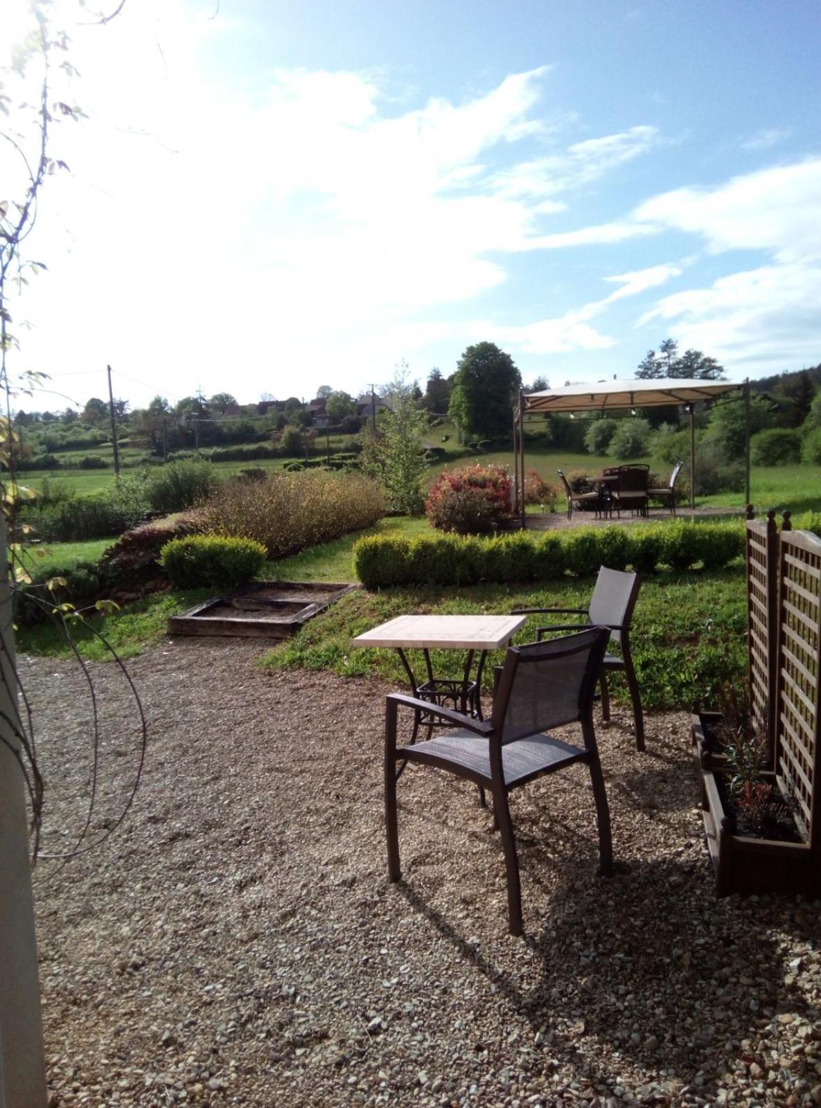 Bed and Breakfast Le Repos Coquelicot Montillot Экстерьер фото